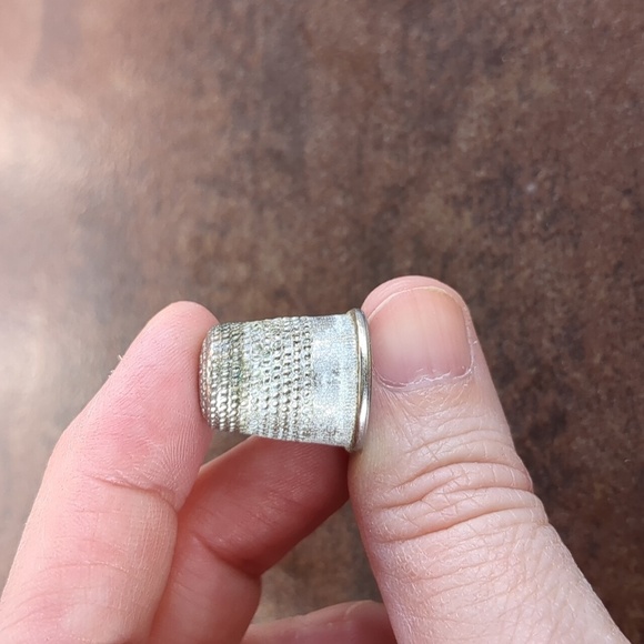 Metal Thimble - Picture 2 of 3